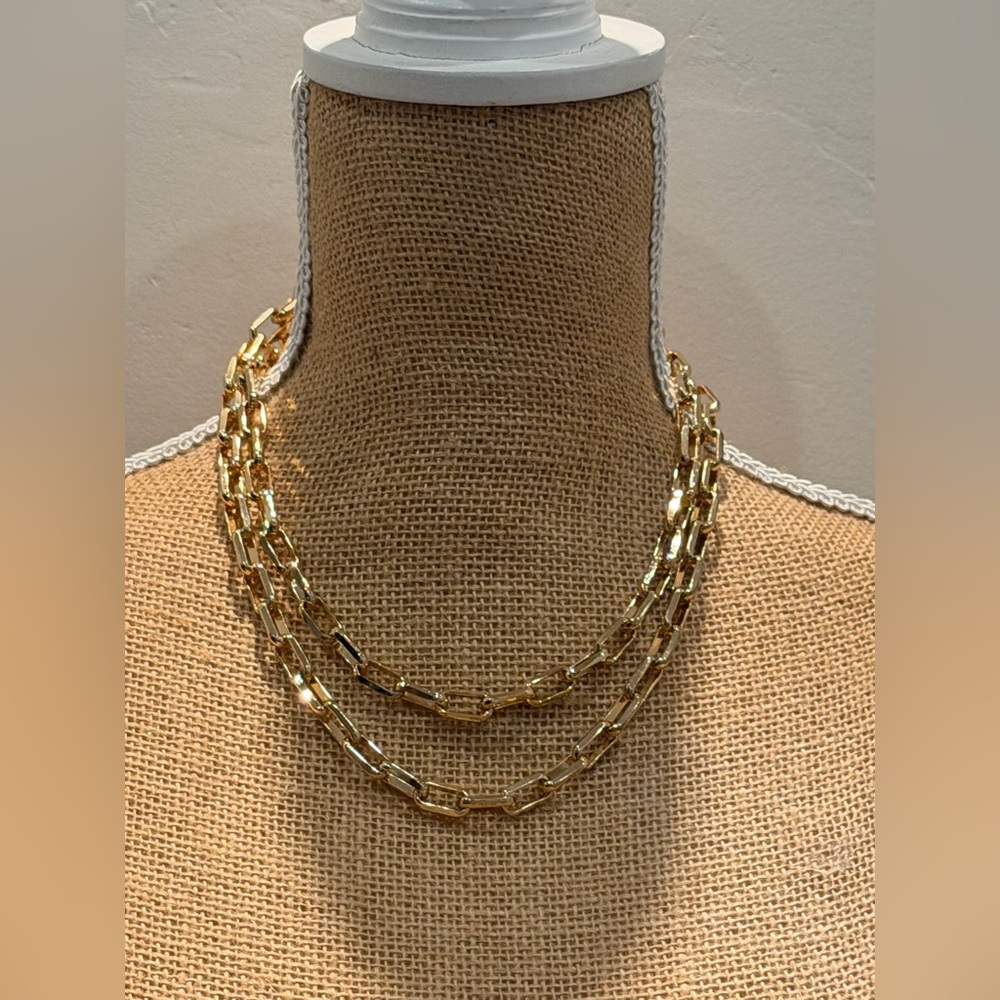 Elegant Gold Chain Necklace